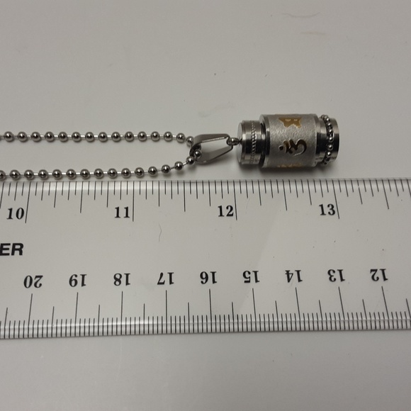 TIBETAN BUDDHIST PRAYER KEEPSAKE NECKPIECE - Picture 3 of 5